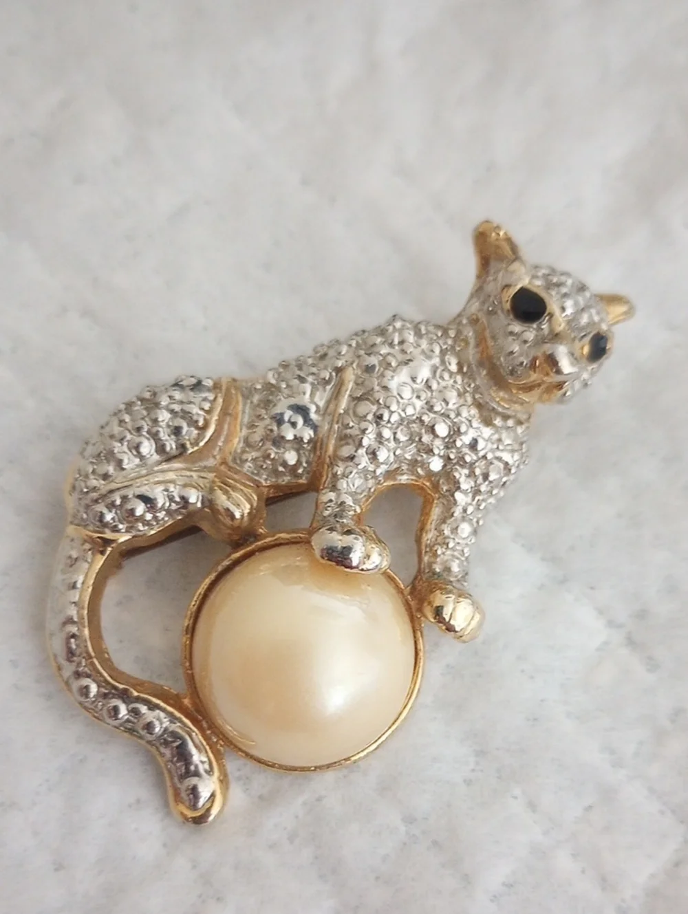 Cat Brooch and Keep Sake Trinket Box - Picture 3 of 6
